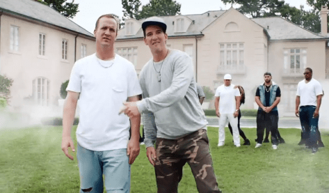 eli-and-peyton-manning-as-rapper-bros